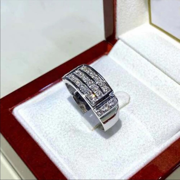 New mens crystal icy silver ring - Picture 3 of 5